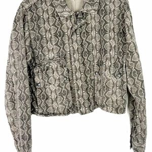 Blank NYC snakeskin cropped jacket lightweight zipper front size medium